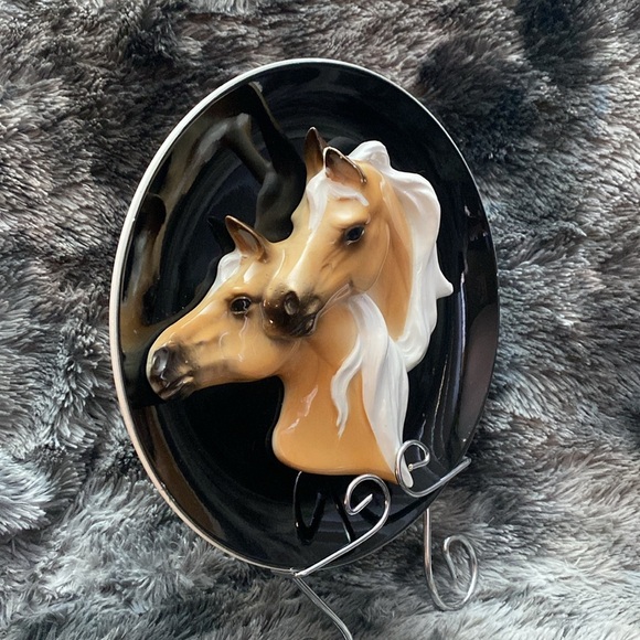 VINTAGE  3D HORSES
PLATE - Picture 3 of 16